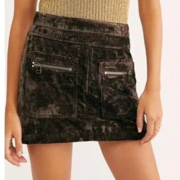 Free People Dust To Dust Crushed Velvet Mini Skirt, Chocolate Brown, Size 6 - Picture 1 of 6